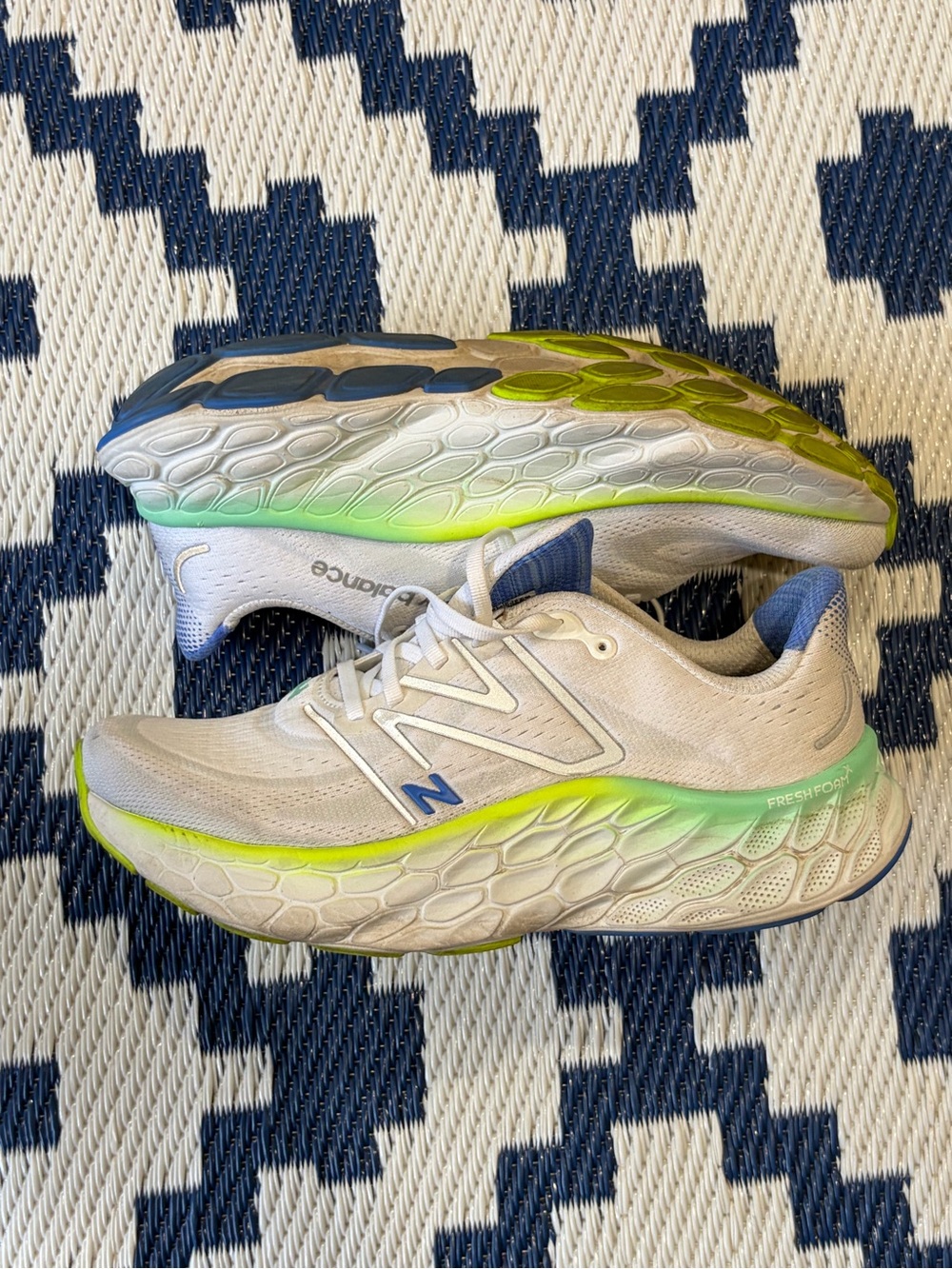 New Balance Fresh Foam X More v4 Running Shoes Womens Size 10.5